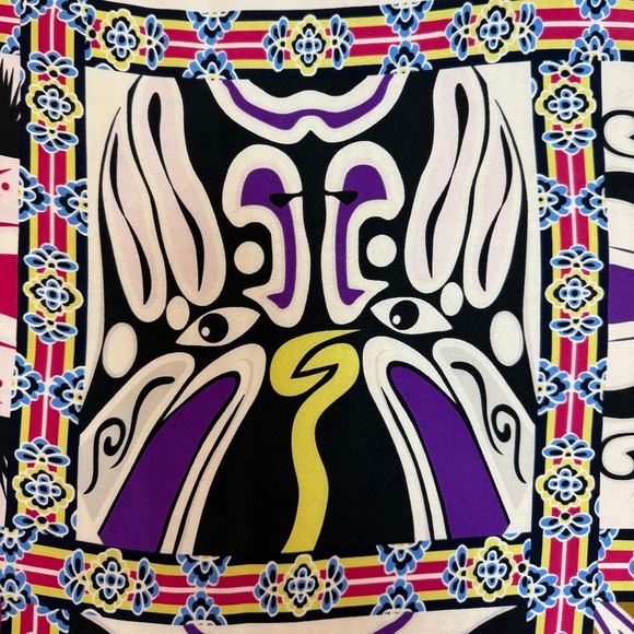 Wensli 100% Silk Scarf – 33” Square – Opera Mask Print – 33" Square - Picture 6 of 9